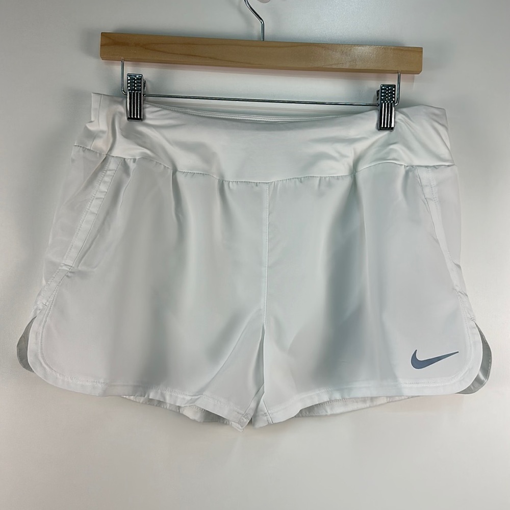 NWT Nike Dri-Fit White Lined Shorts Large